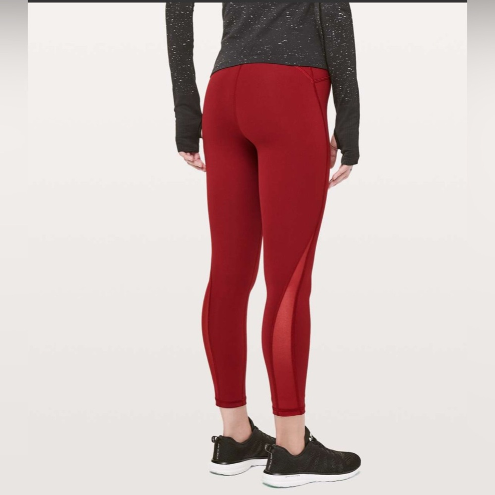 Lululemon Train Times 7/8 Pant *25"
Dark Sport Red size 6